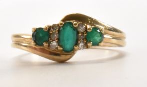 HALLMARKED 9CT GOLD EMERALD & DIAMOND CLUSTER RING