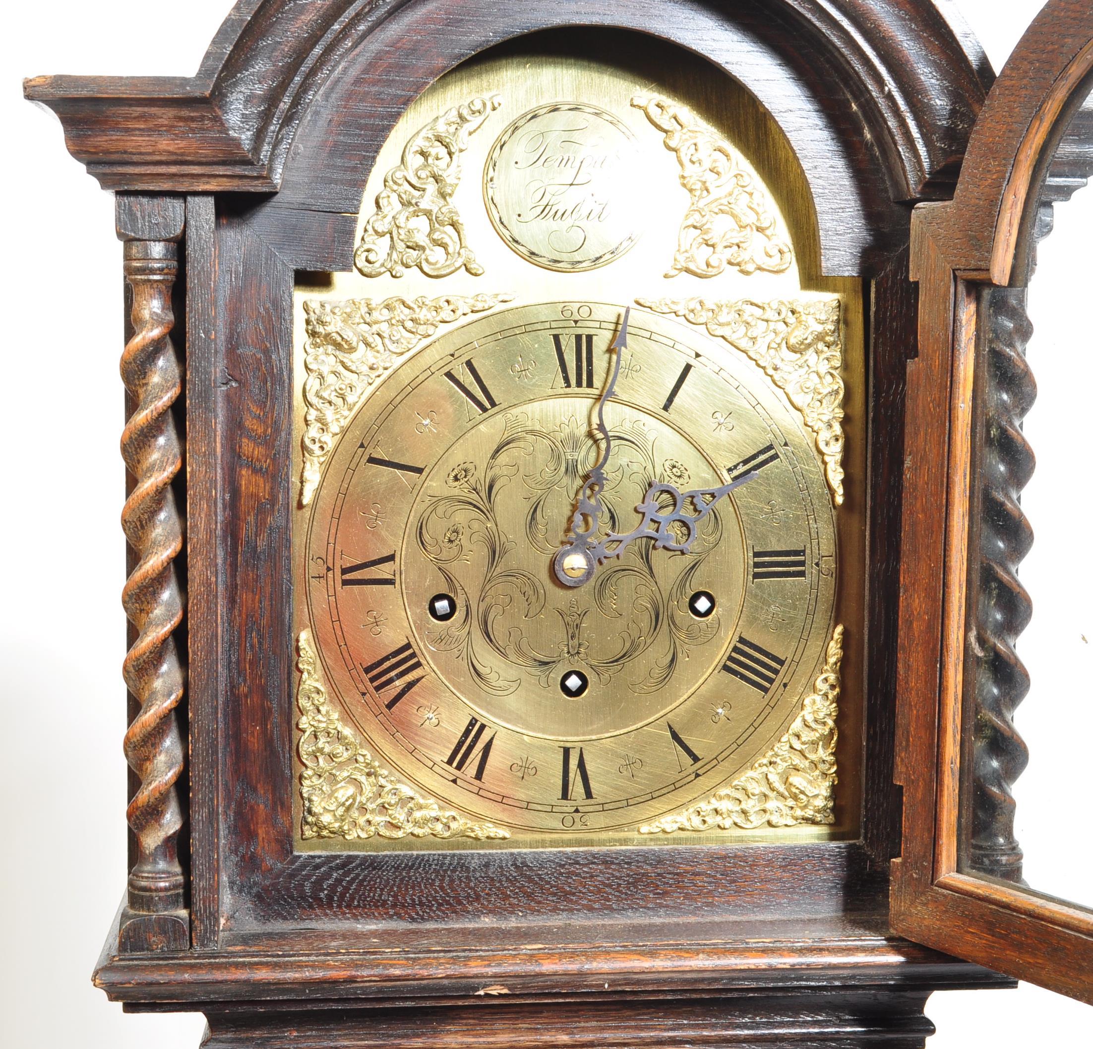 1920'S OAK BARLEYWIST & BRASS FACED LONGCASE CLOCK - Image 5 of 8