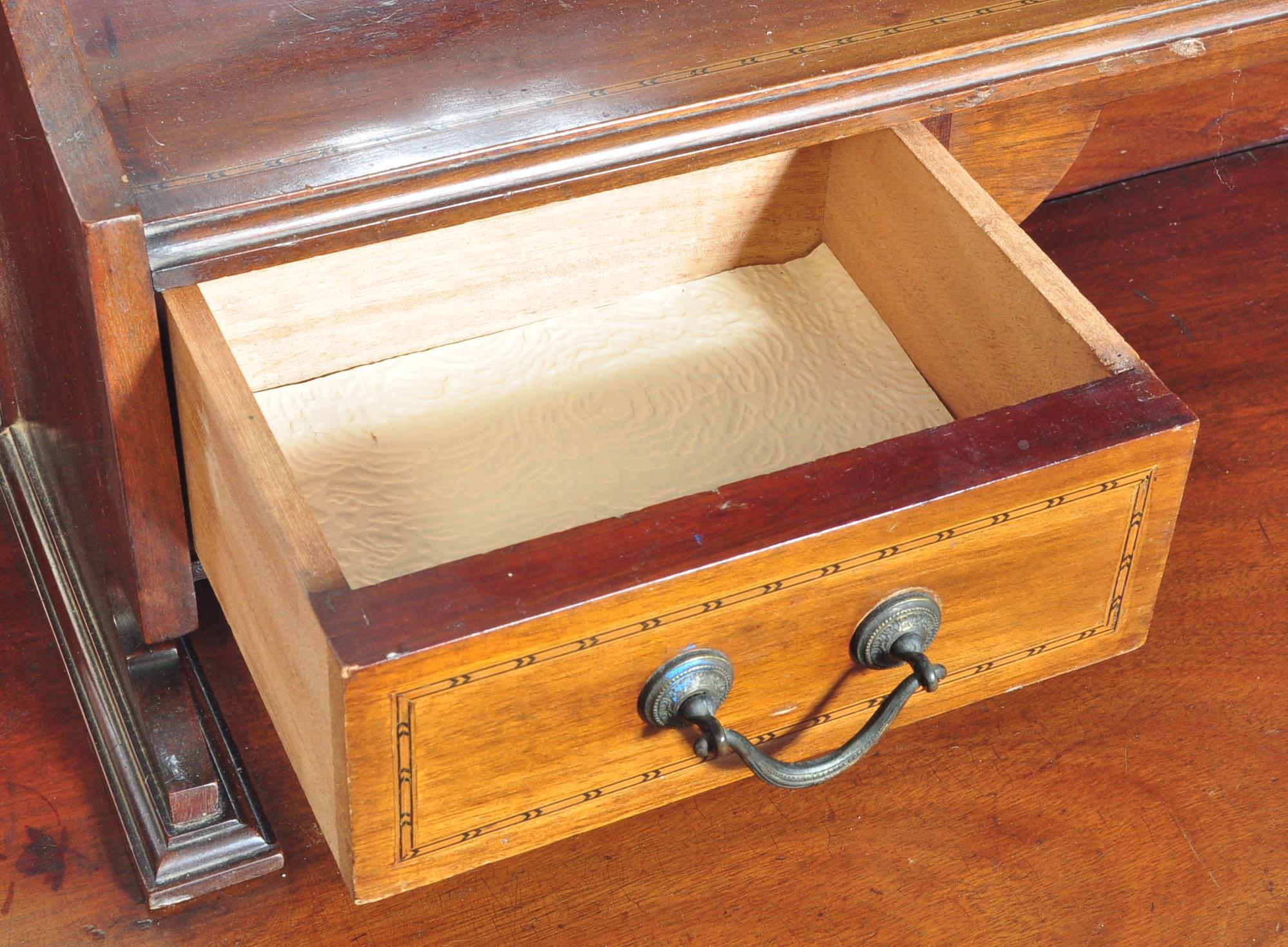 EDWARDIAN INLAID MAHOGANY DRESSING TABLE CHEST - Image 4 of 9