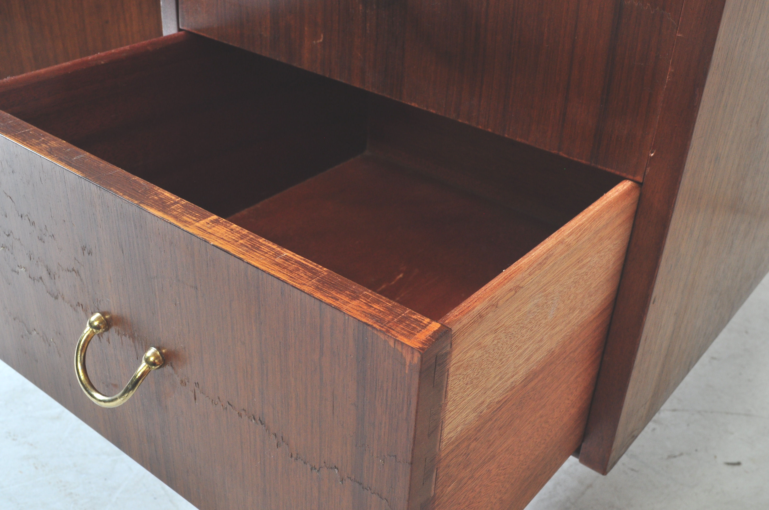 ERNEST GOMME FOR G-PLAN TOLA WOOD DRESSING TABLE - Image 7 of 8