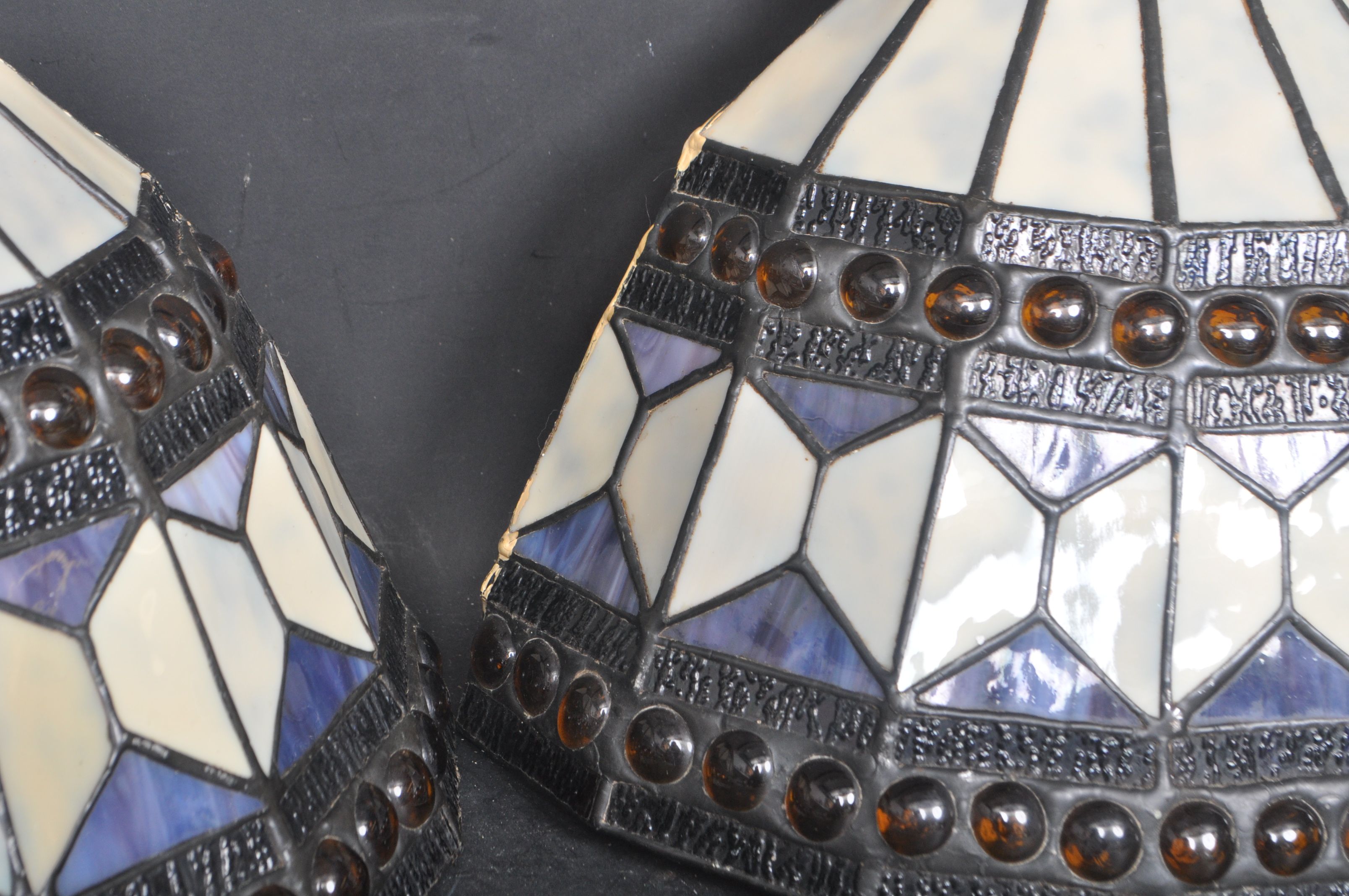 THREE ART DECO tTIFFANY STYLE GLASS WALL LIGHT SHADES - Image 3 of 4