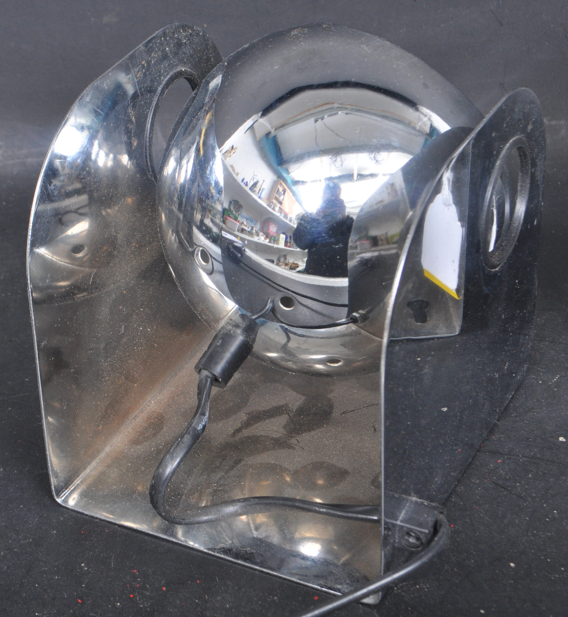 PAIR OF RETRO 20TH CENTURY CHROME CONICAL WALL LIGHTS - Image 4 of 4