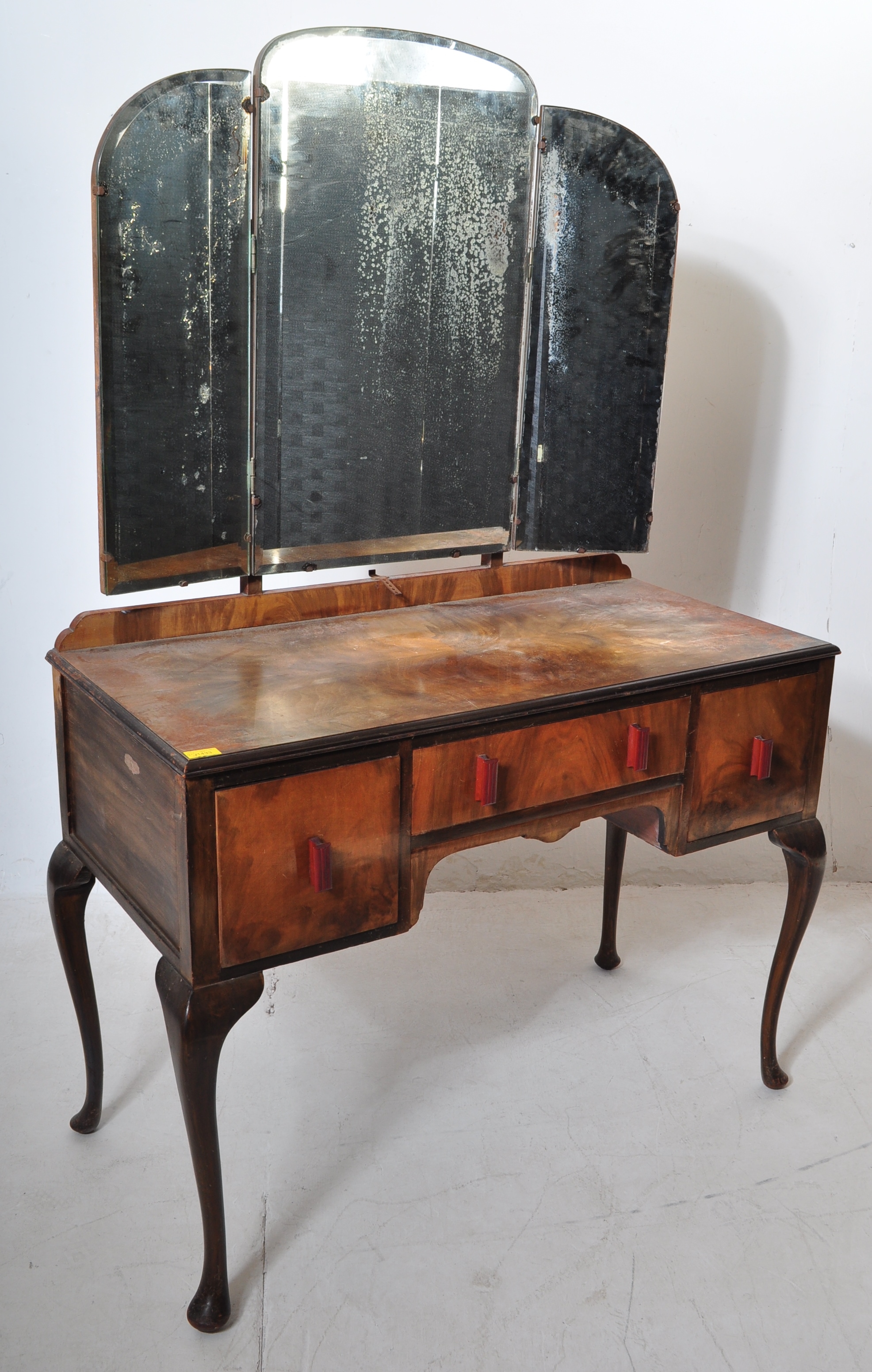1940S WALNUT QUEEN ANNE REVIVAL LADIES DRESSING TABLE - Image 2 of 8