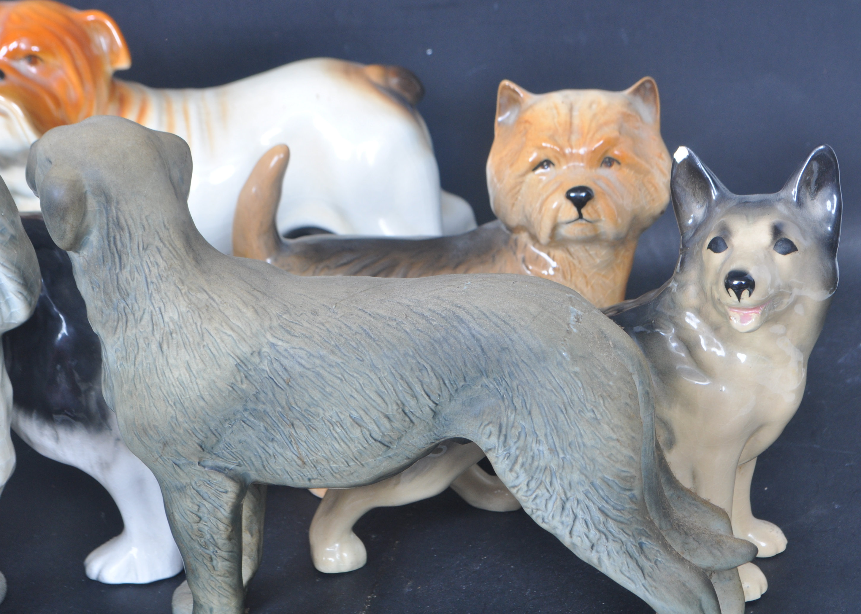 LARGE COLLECTION OF CERAMIC DOG FIGURINES - Image 5 of 7