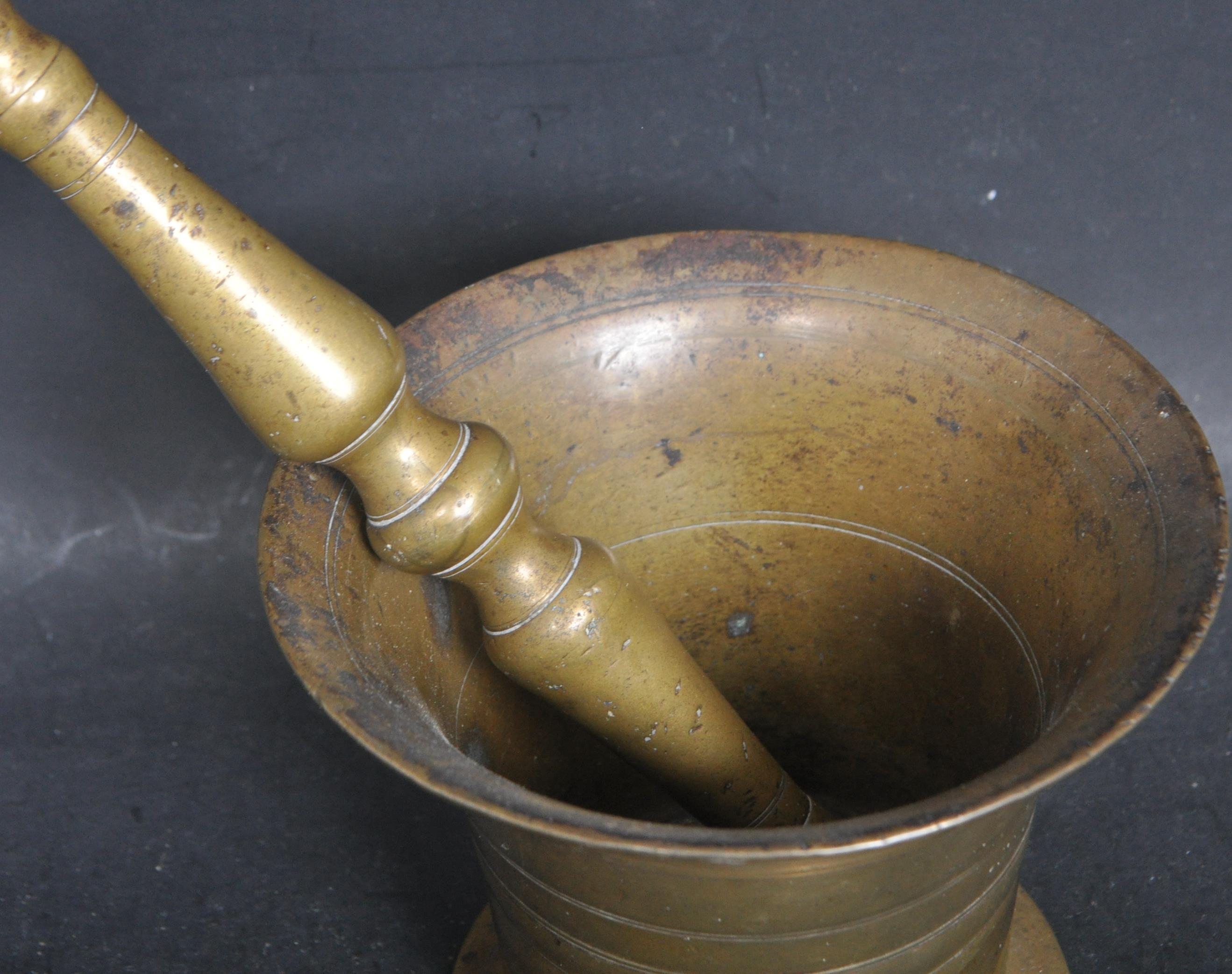 LATE 18TH CENTURY PESTLE AND MORTAR - Image 2 of 4