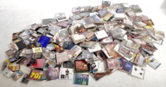 LARGE COLLECTION OF CONTEMPORARY CDS / COMPACT DISCS