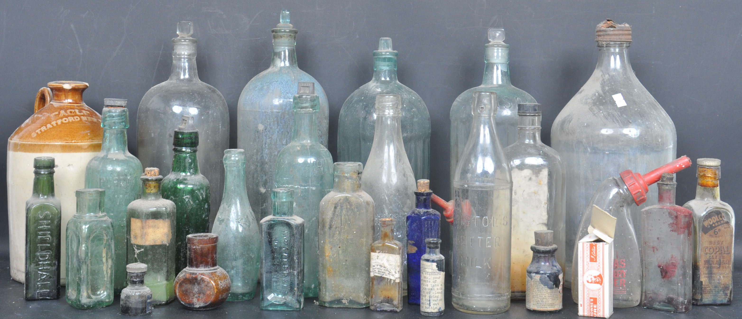 COLLECTION OF VINTAGE 20TH CENTURY GLASS AND STONEWARE