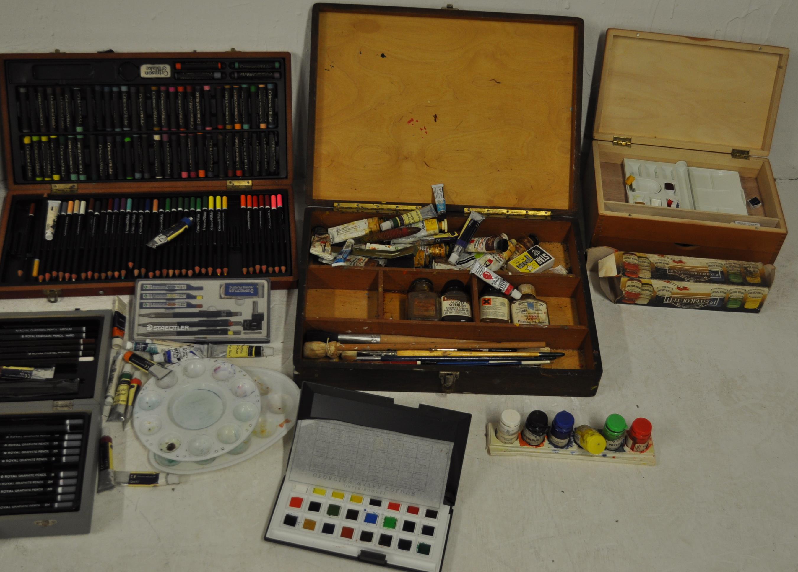 LARGE COLLECTION OF ARTISTS SUPPLIES TO INCLUDE DALER-ROWNEY - Image 2 of 7