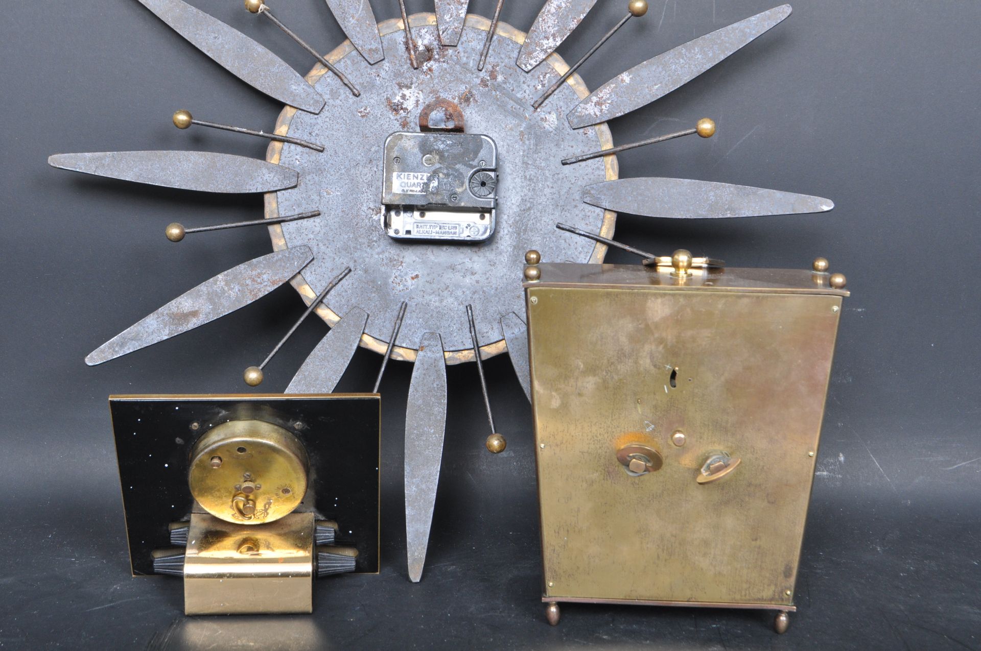 COLLECTION OF VINTAGE 20TH CENTURY CLOCKS - Bild 5 aus 5