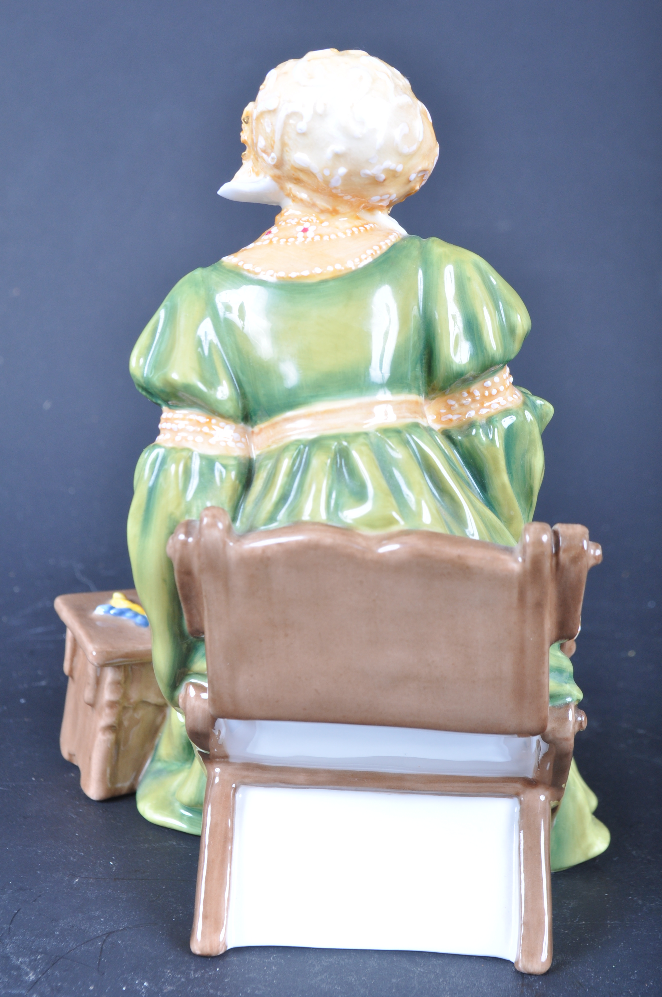 ROYAL DOULTON ANNE OF CLEEVES LIMITED EDITION PORCELAIN FIGURINE - Image 4 of 5