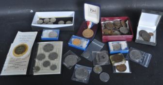 COLLECTION OF COLLECTABLE UJK AND INTERNATIONAL CURRENCY