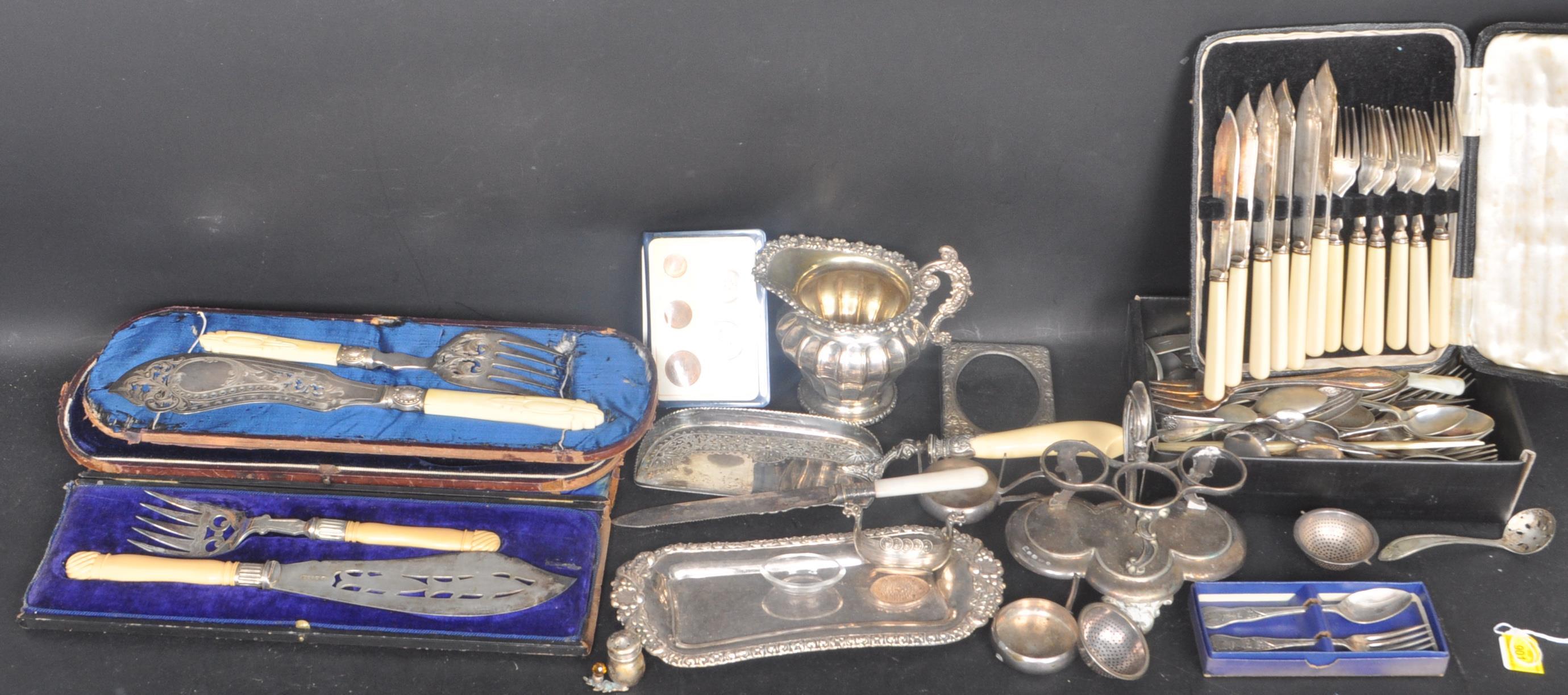 COLLECTION OF VINTAGE 20TH CENTURY SILVER PLATE - Image 2 of 8