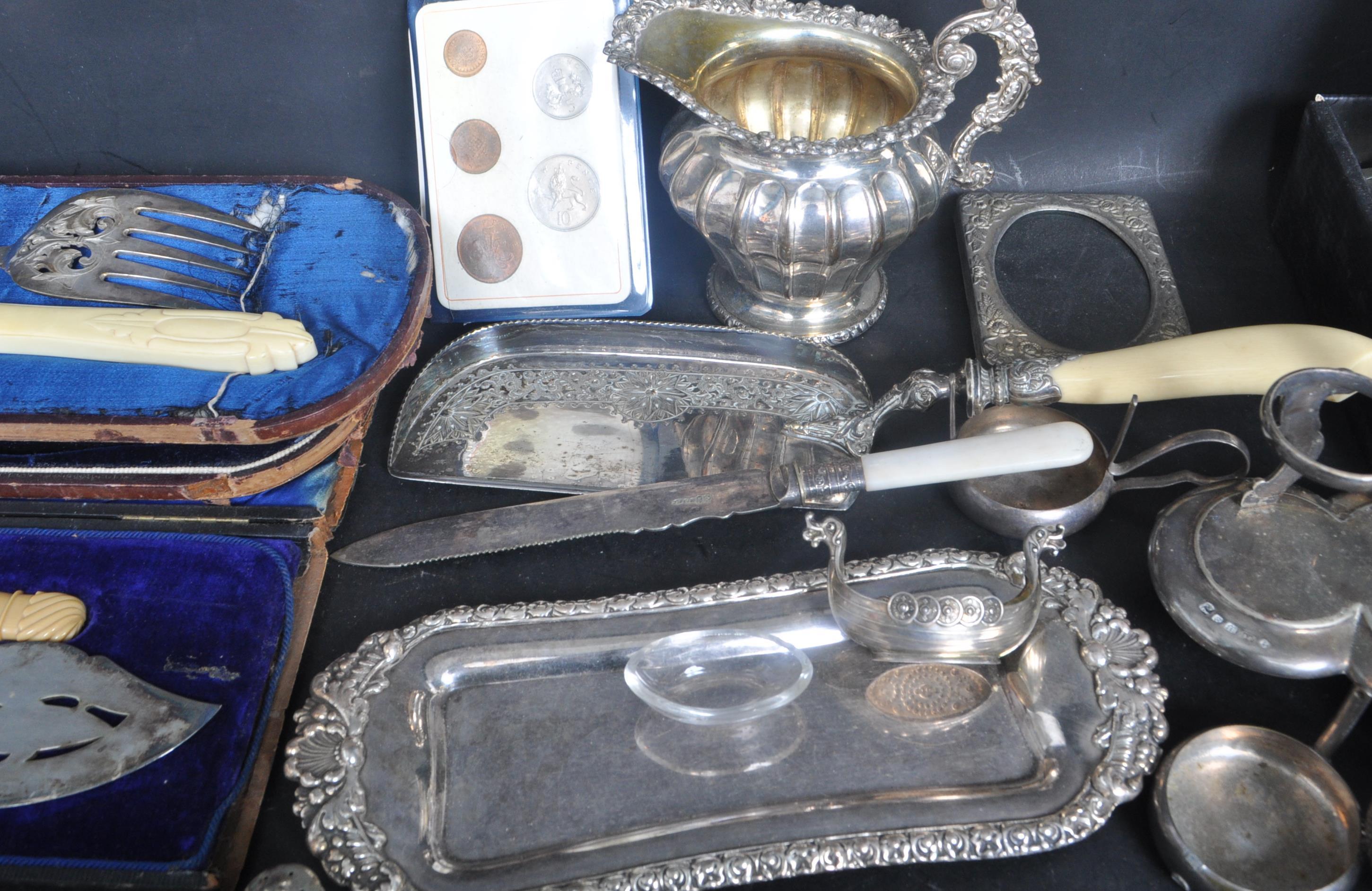 COLLECTION OF VINTAGE 20TH CENTURY SILVER PLATE - Image 4 of 8