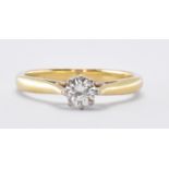 18CT GOLD & DIAMOND SOLITAIRE RING