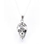 SILVER SKULL PENDANT NECKLACE