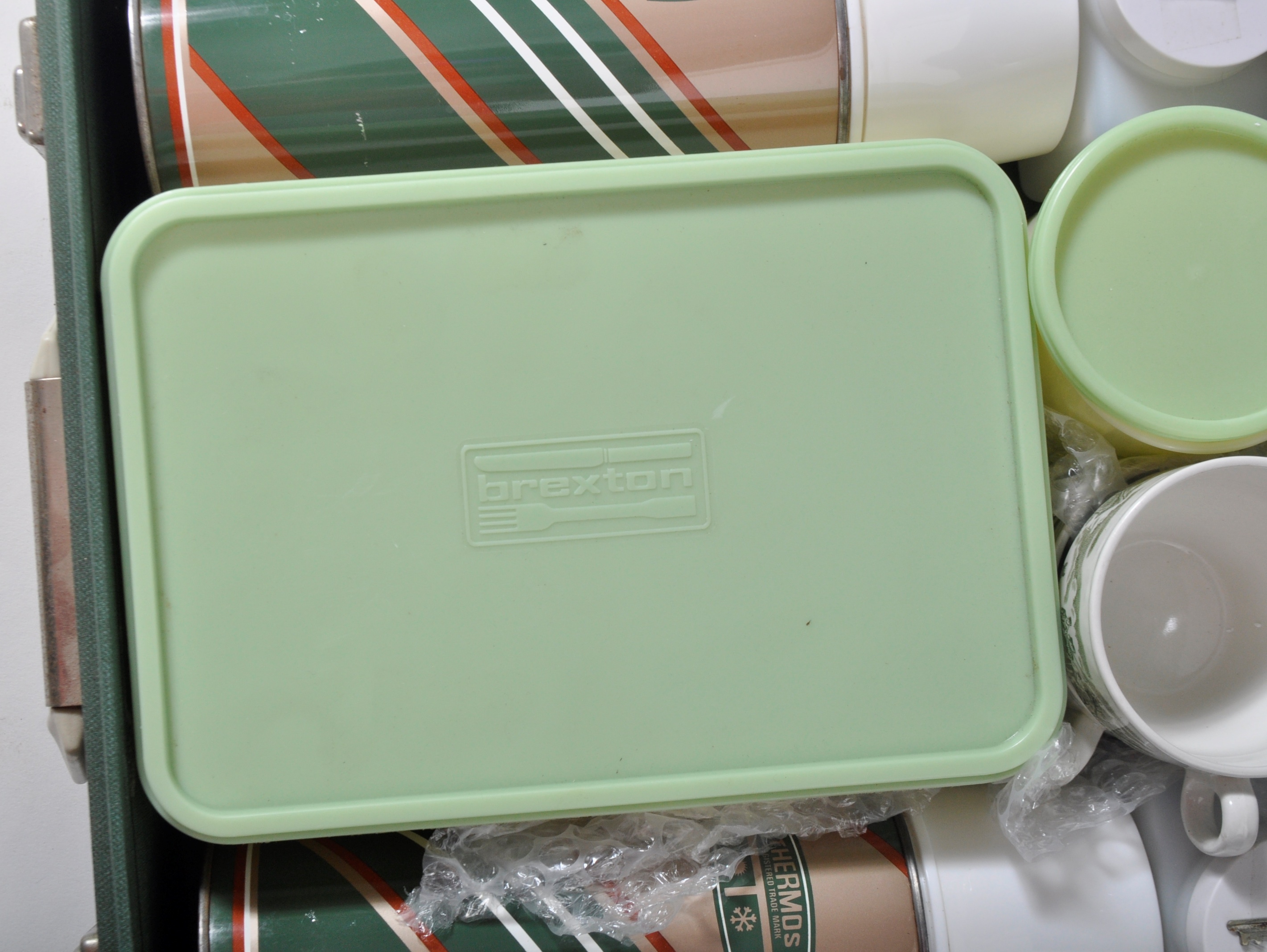 BREXTON & SIRRAM - TWO MID CENTURY TRAVEL PICNIC HAMPERS - Image 5 of 9