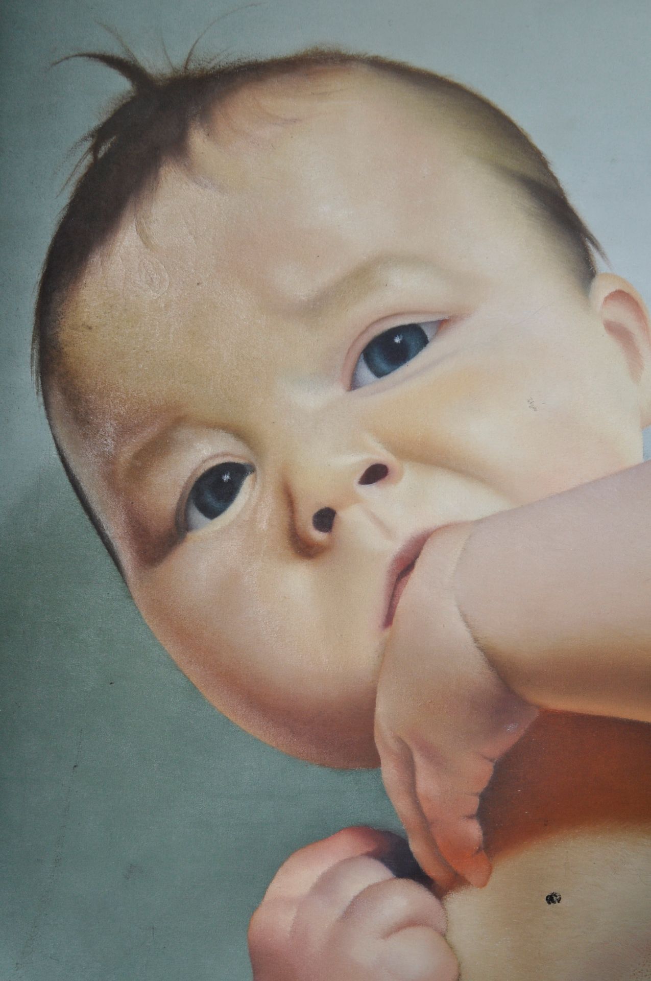 LEE STEWART (B. 1972) - LARGE OIL ON CANVAS PAINTING OF A BABY - Image 3 of 8