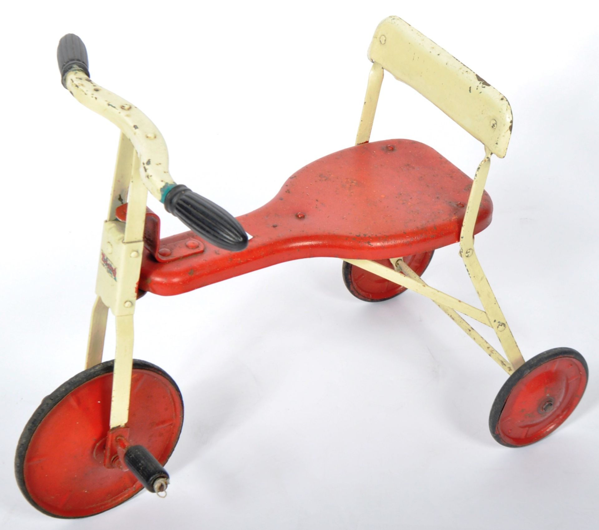 TRI-ANG - MID CENTURY CHILDS TRICYCLE WITH ORIGINAL PAINT - Image 2 of 7