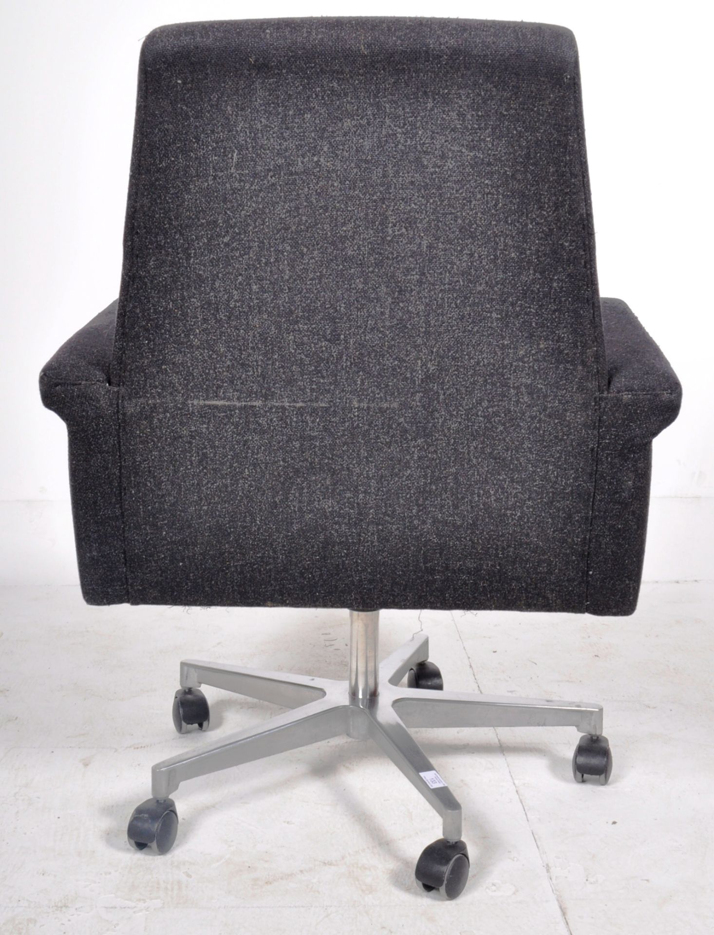 20TH CENTURY DANISH INSPIRED SWIVEL OFFICE DESK ARMCHAIR - Image 7 of 8