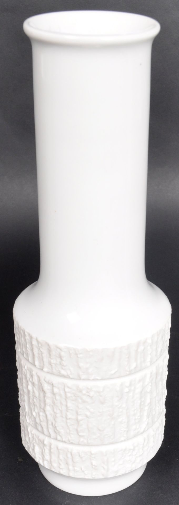 COLLECTION OF MID 20TH CENTURY GERMAN WHITE PORCELAIN VASES - Image 6 of 7