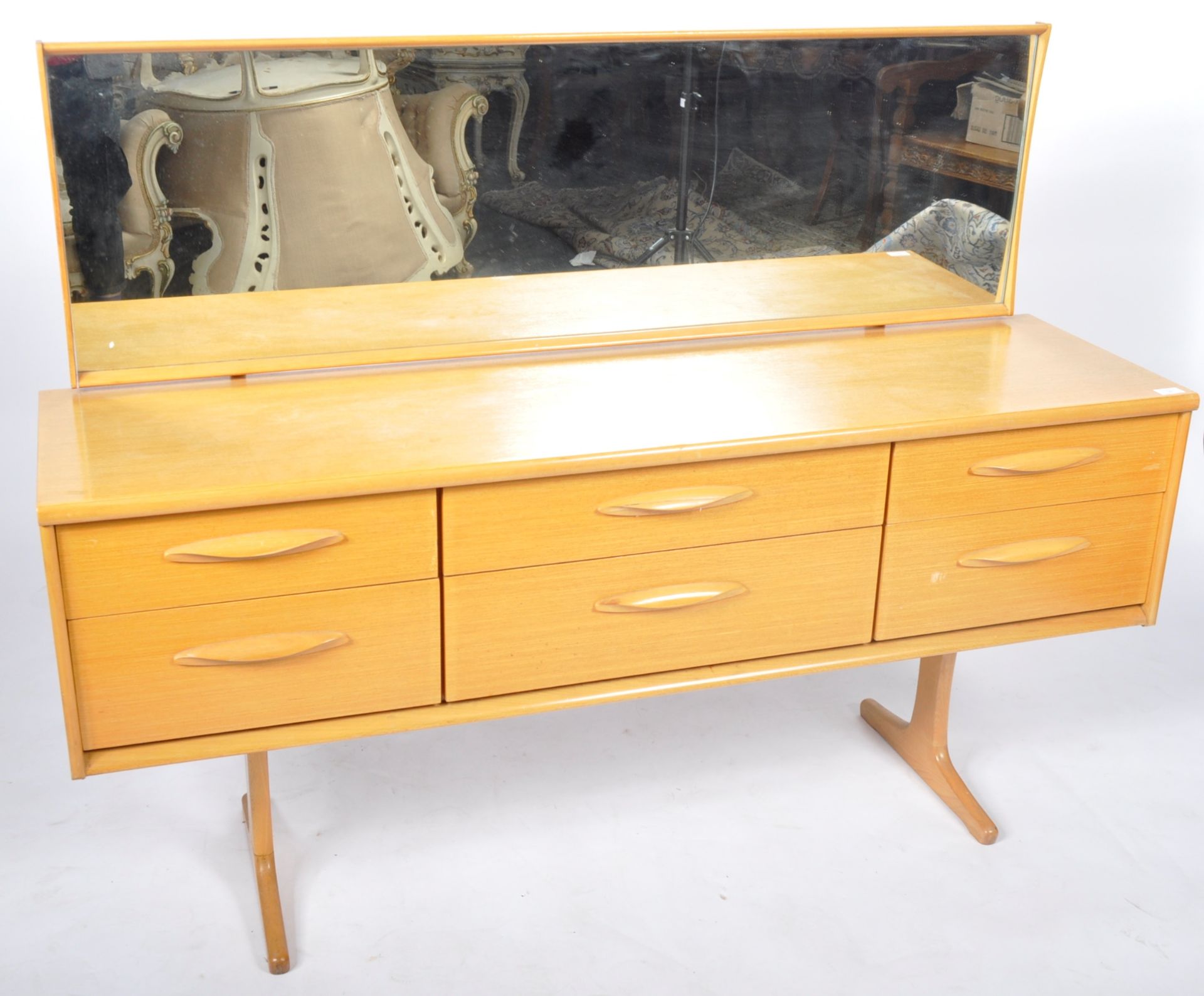 FRANK GUILLE - AUSTINSUITE - MID CENTURY TEAK DRESSING TABLE - Image 3 of 10