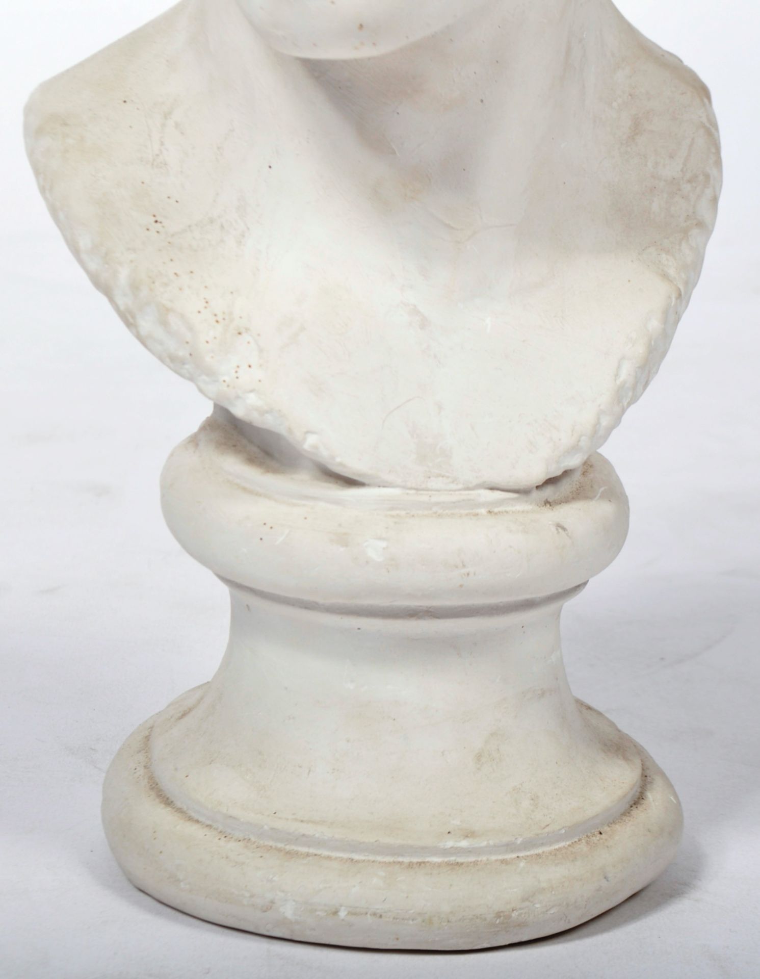 CLASSICAL ROMAN PLASTER BUST OF A VICTORIOUS ATHLETE - Image 4 of 4