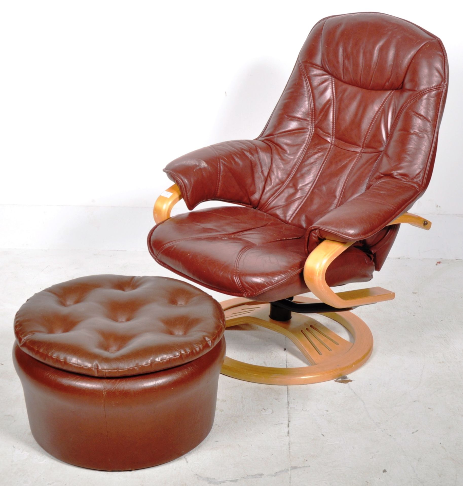 CONTEMPORARY DARK BROWN LEATHER UPHOLSTERED RECLINING CHAIR - Image 2 of 8