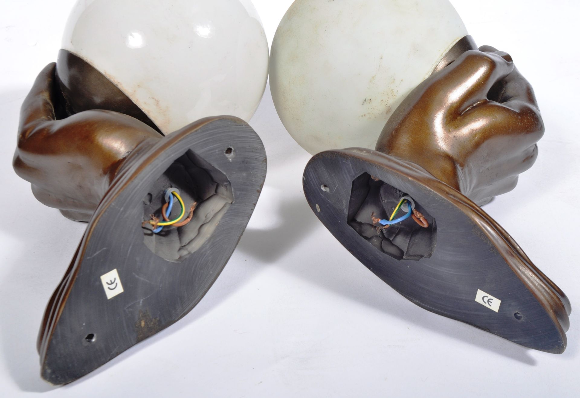 MATCHING SET OF FOUR ART DECO STYLE HAND & GLOBE WALL LIGHTS - Image 7 of 7