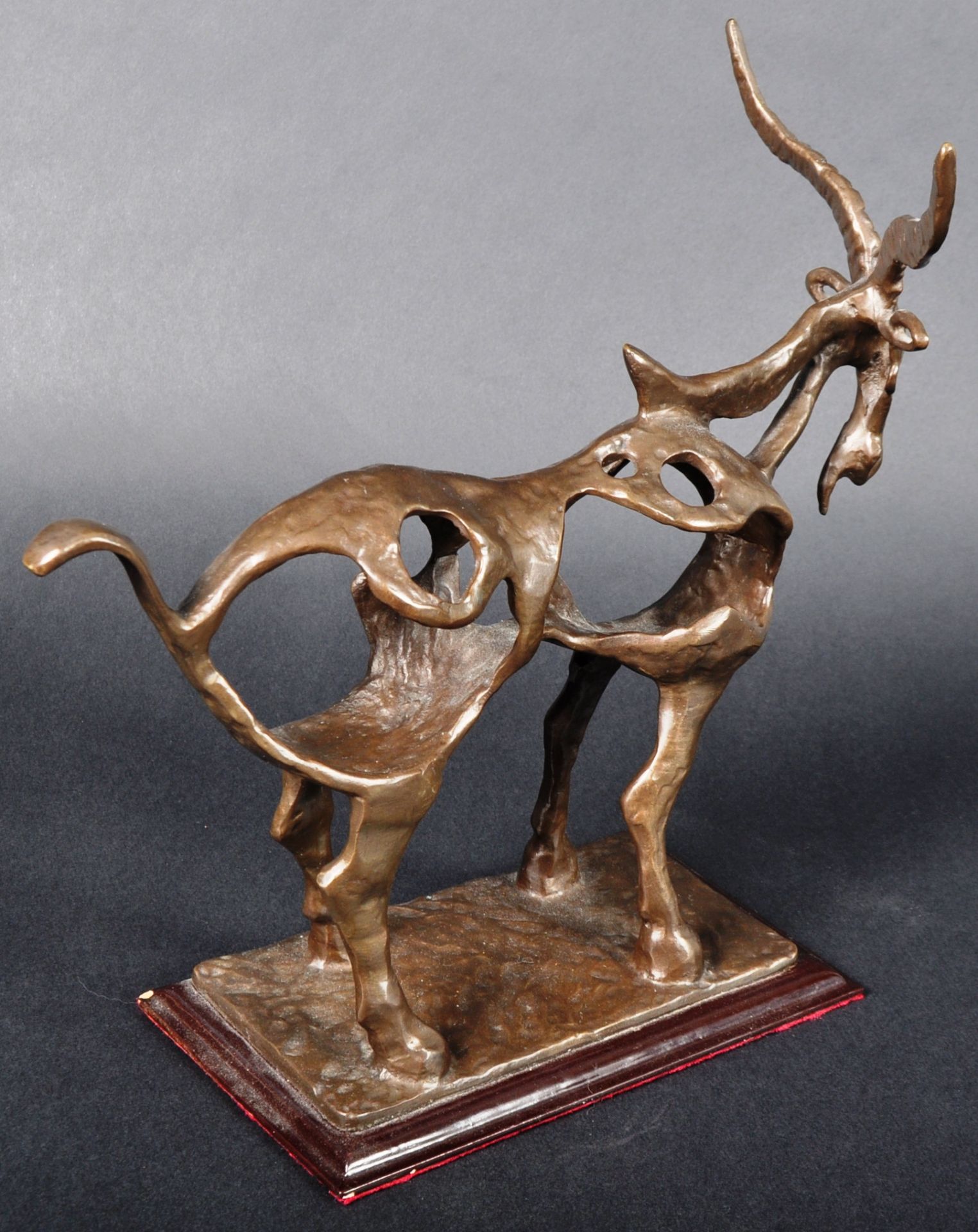 CONTEMPORARY BRONZE WORKED SCULPTURE OF AN ANTELOPE - Image 6 of 6