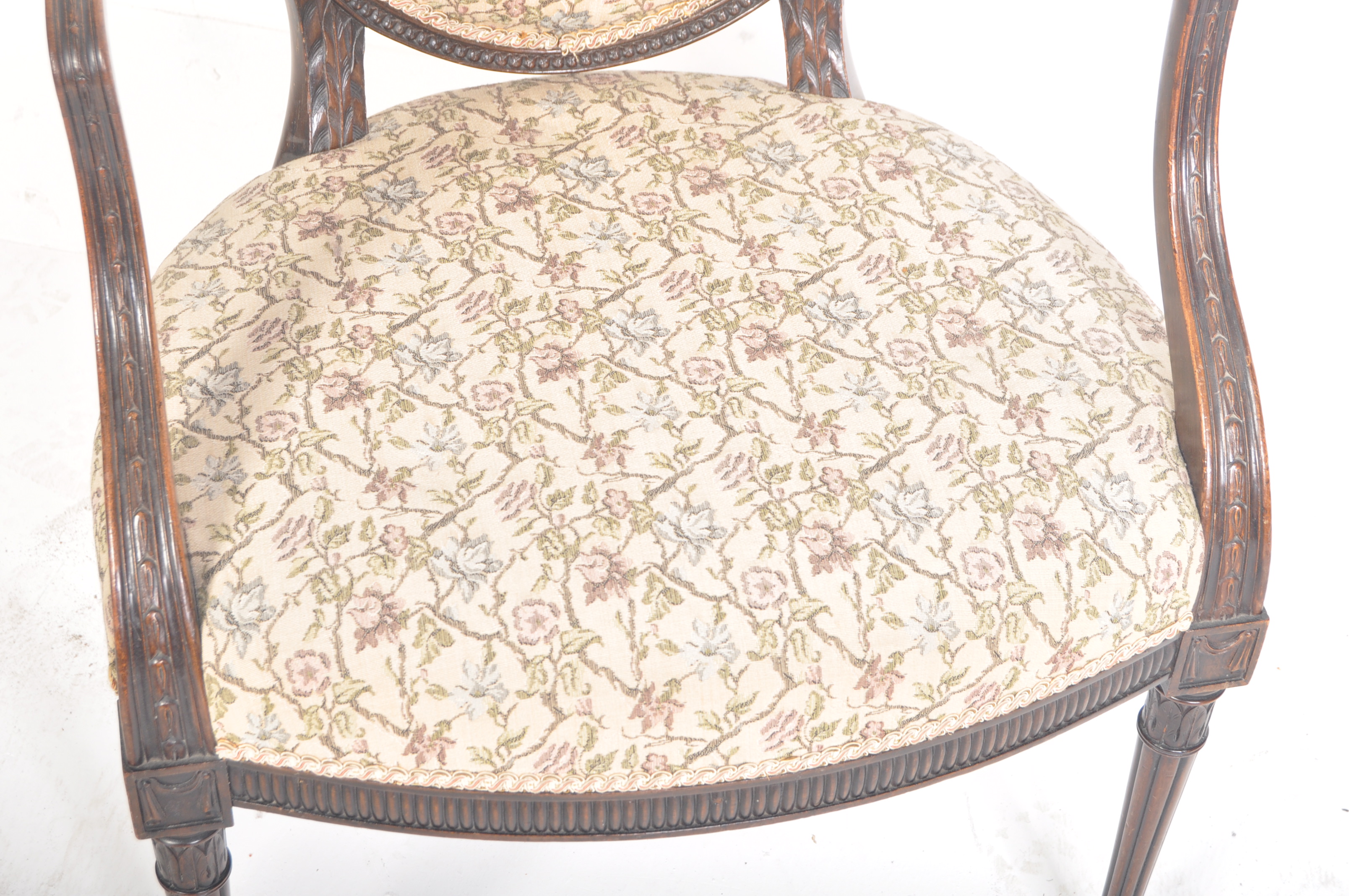 GEORGE III MANNER HEPPLEWHITE INFLUENCE ARMCHAIR - Image 4 of 11