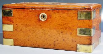 19TH CENTURY OAK CAMPAIGN BOX WITH BRASS MOUNTS