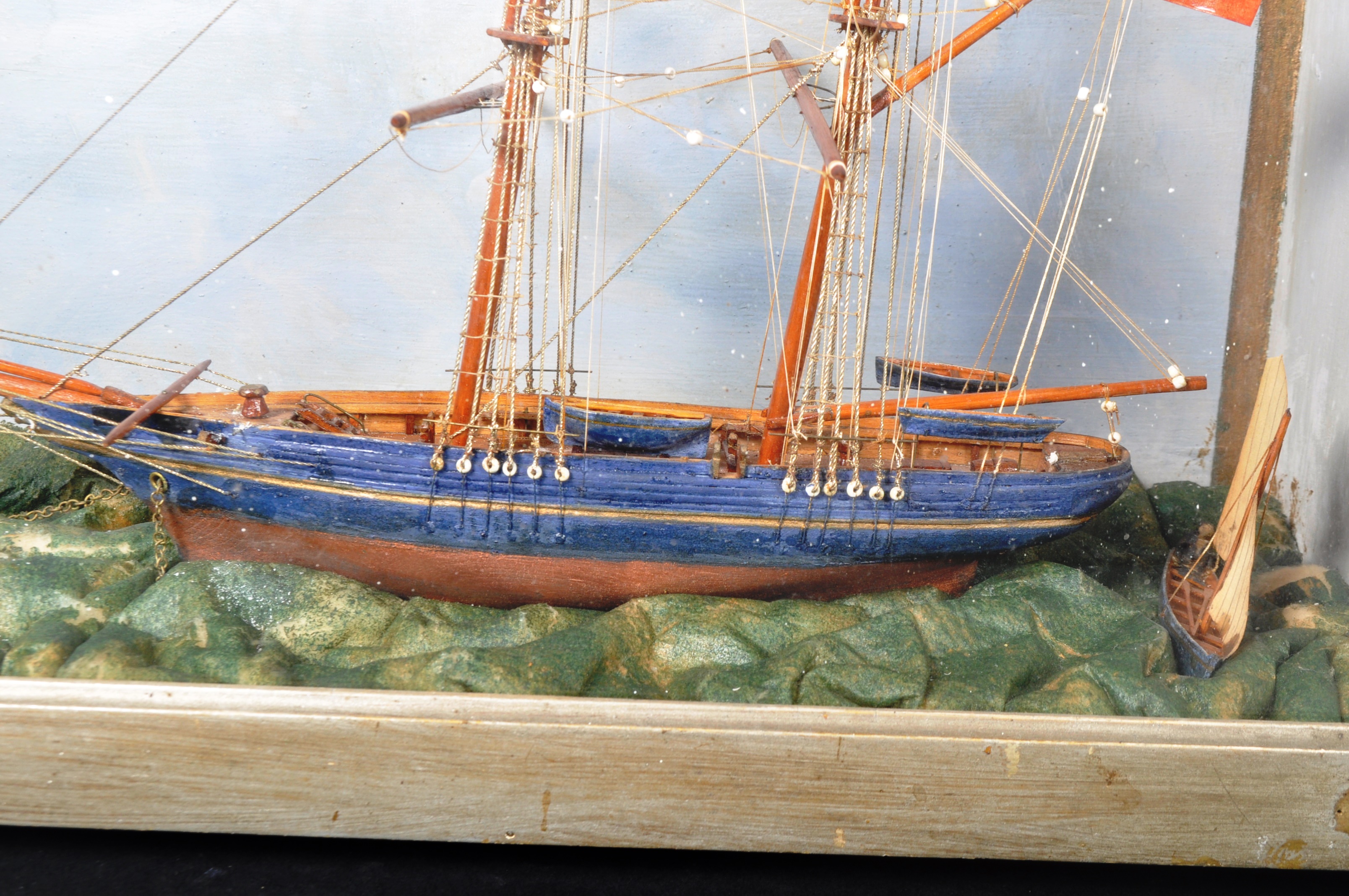 19TH CENTURY CASED MODEL OF A SHIP - Image 4 of 6