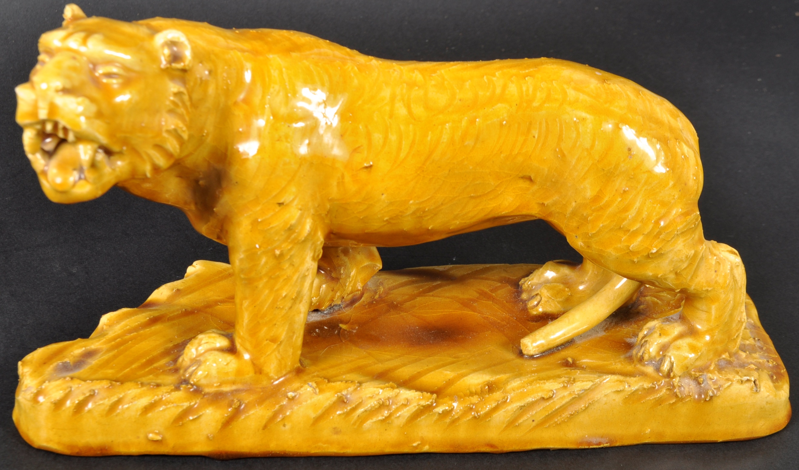 PAIR OF 19TH CENTURY VICTORIAN GLAZED CERAMIC PROWLING TIGERS - Image 7 of 9