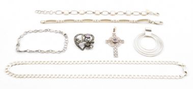 ASSORTMENT OF SILVER PENDANTS & BRACELETS