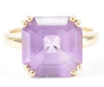 HALLMARKED 9CT GOLD & AMETHYST RING