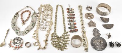 ASSORTMENT OF MIXED WHITE METAL JEWELLERY