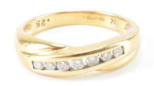 18CT GOLD & DIAMOND CROSSOVER RING