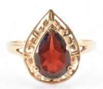 VINTAGE GOLD & GARNET RING