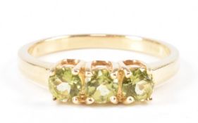 HALLMARKED 9CT GOLD & GREEN THREE STONE RING