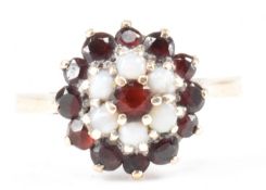 VINTAGE GOLD OPAL & GARNET CLUSTER RING