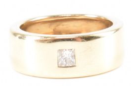 HALLMARKED 9CT GOLD & DIAMOND BAND RING