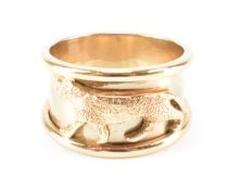 VINTAGE GOLD LION BAND RING