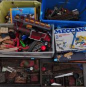 LARGE COLLECTION OF VINTAGE 20TH CENTURY MECCANO