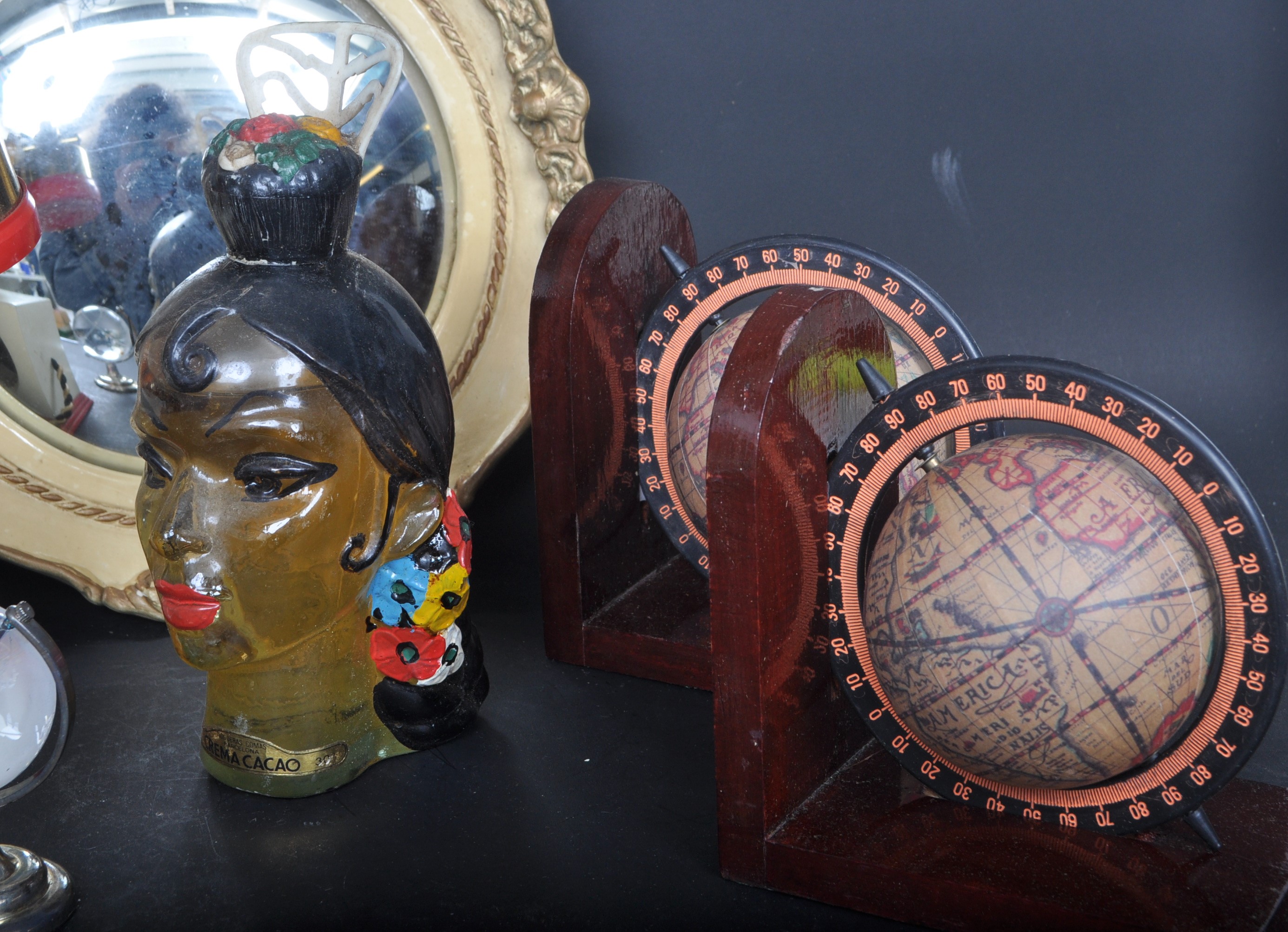 ASSORTMENT OF VINTAGE NOVELTY ITEMS - CLOCKS - BOOK ENDS - Image 5 of 5