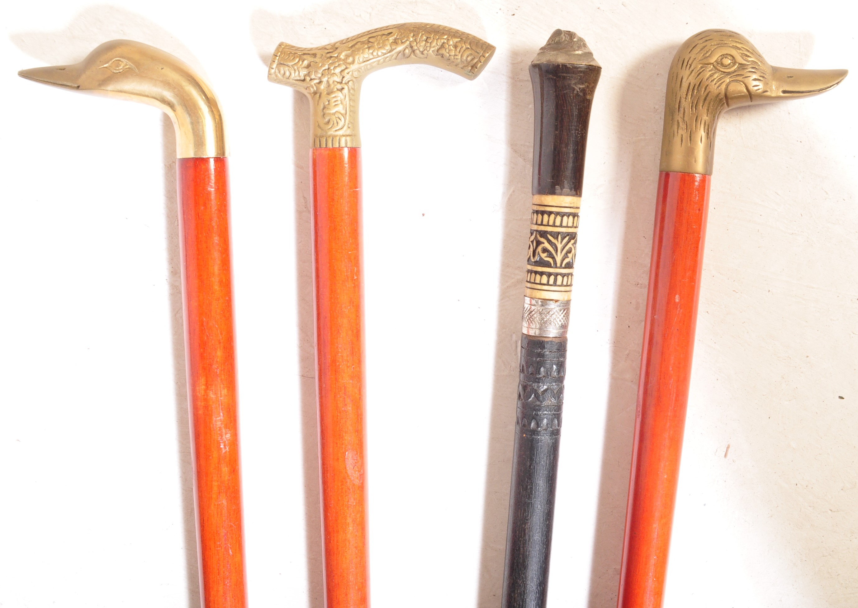 COLLECTION OF FOUR VINTAGE 20TH CENTURY WALKING STICKS - Image 3 of 7