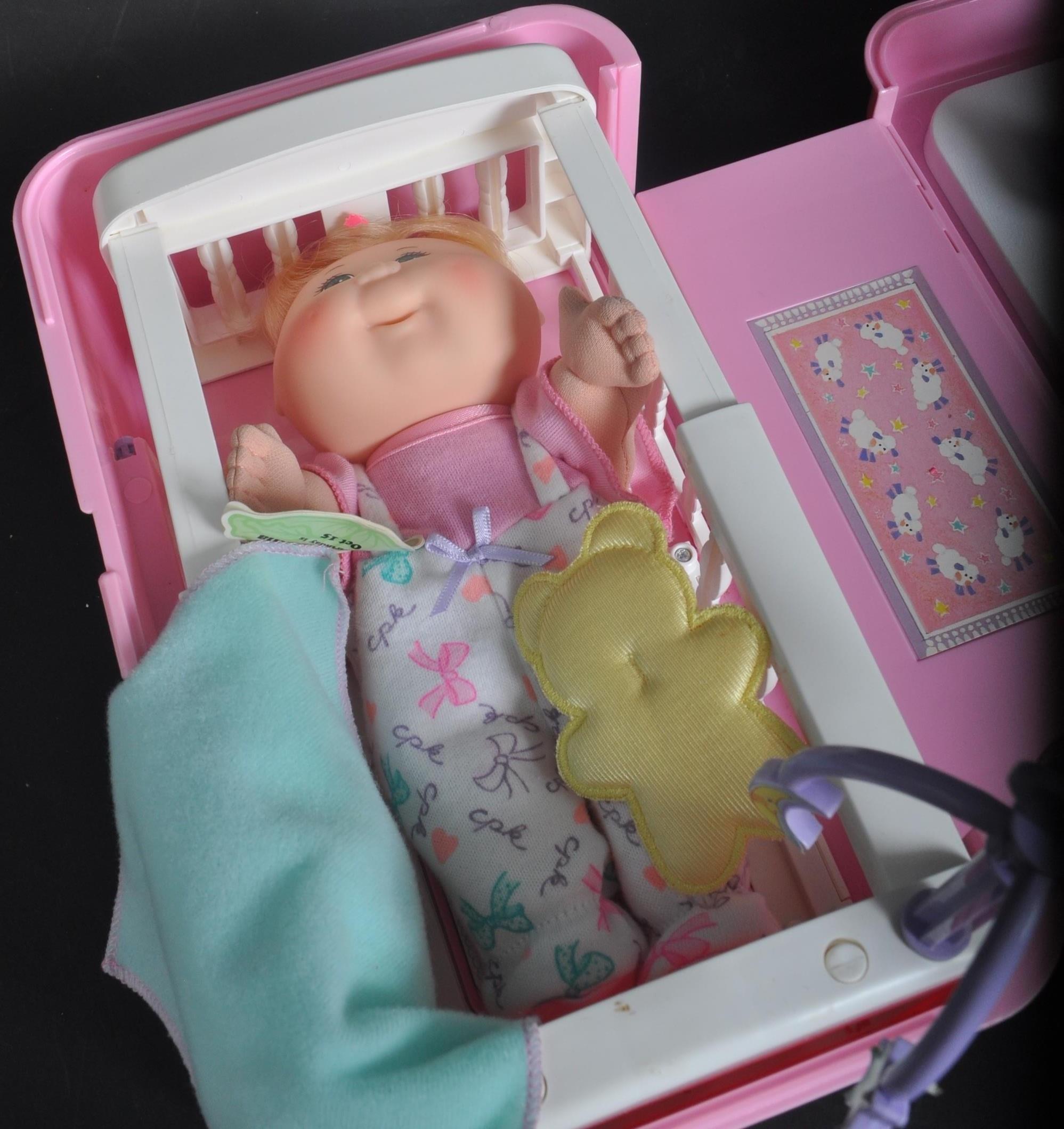 ORIGINAL CABBAGE PATCH DOLL - CANDACE VANNA TRAVEL SET - Image 2 of 5