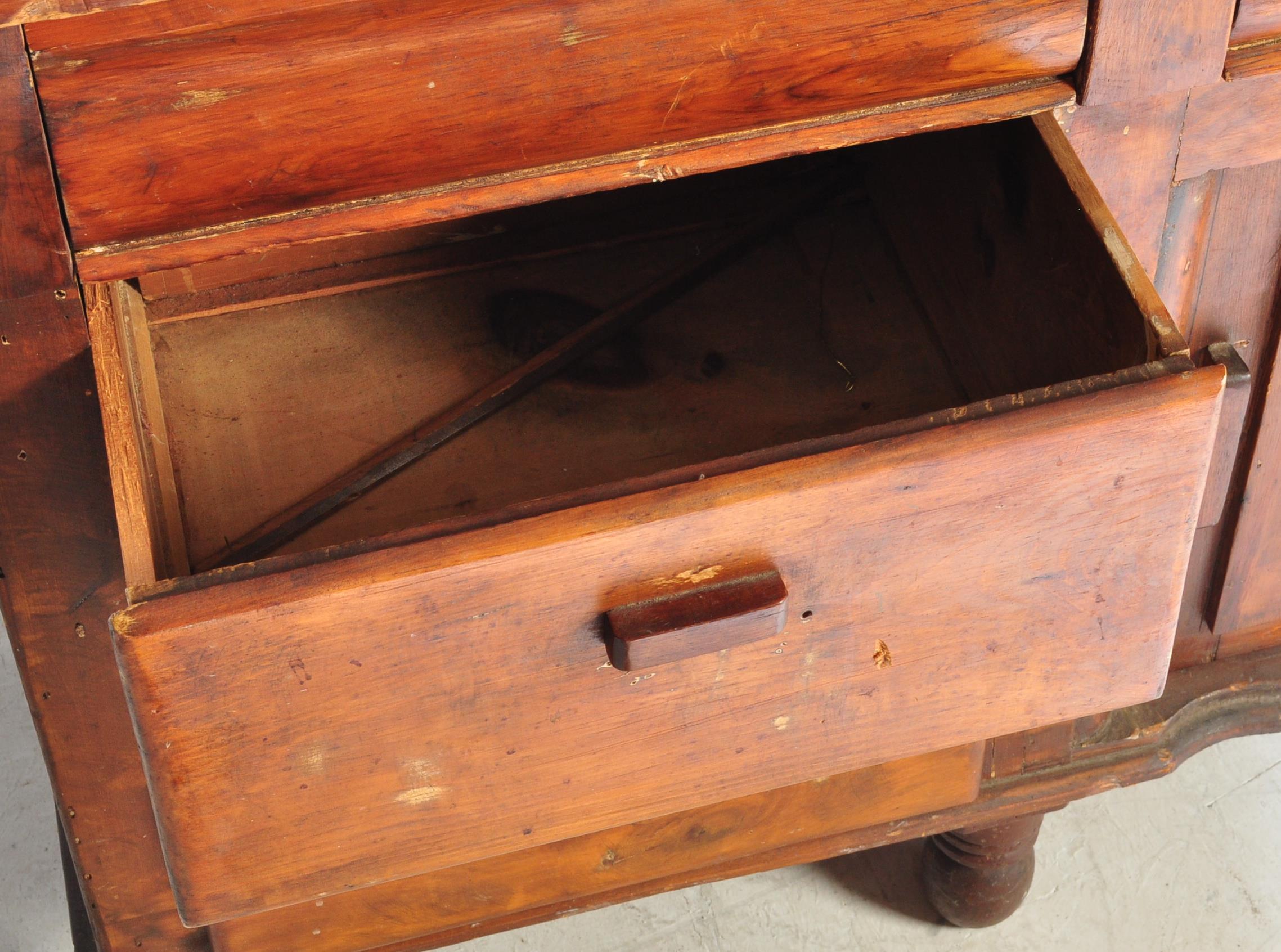 VICTORIAN 19TH CENTURY MAHOGANY SIDEBOARD CREDENZA - Image 4 of 6