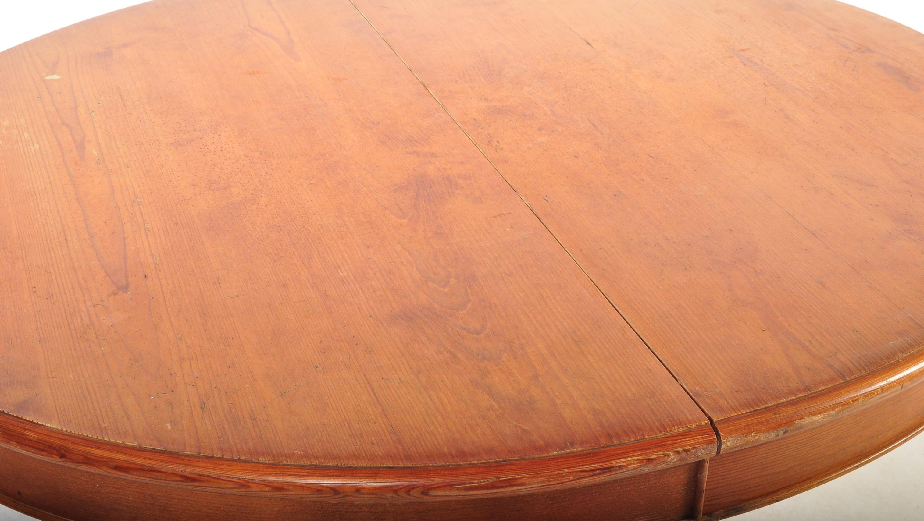 20TH CENTURY COUNTRY PINE EXTENDABLE DINING TABLE - Image 3 of 8