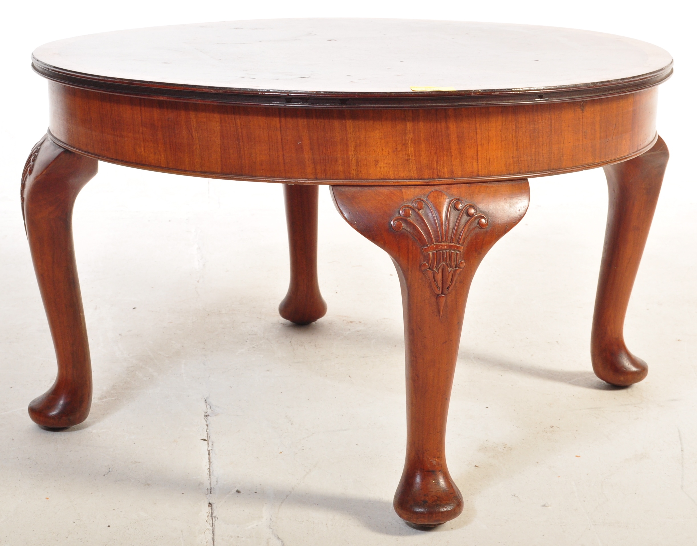 20TH CENTURY QUEEN ANNE REVIVAL WALNUT COFFEE TABLE