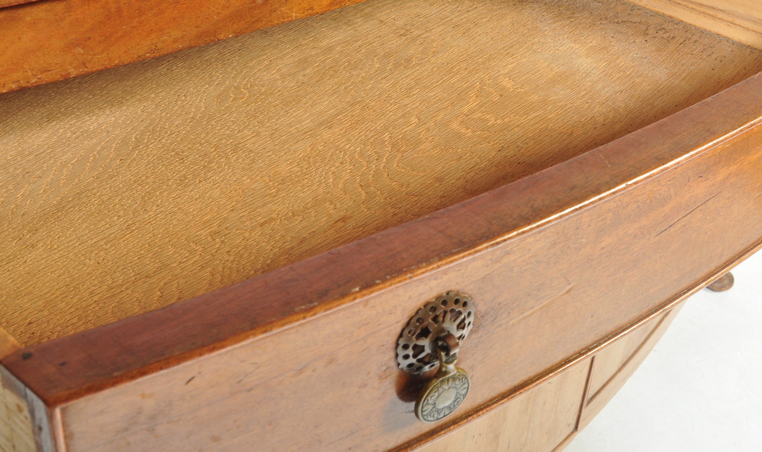 1940'S QUEEN ANNE REVIVAL MAHOGANY PEDESTAL CABINET - Image 3 of 7